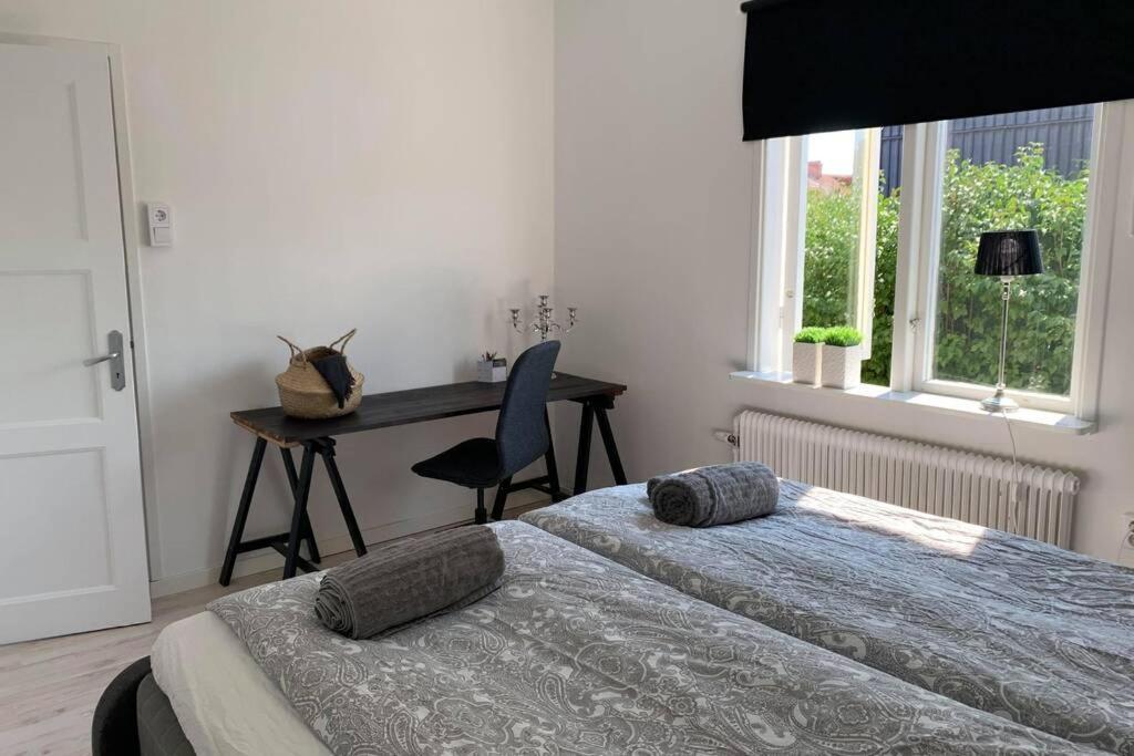 Toppmodern Familjelaegenhet Naera Slott Och Langviksbadet *
