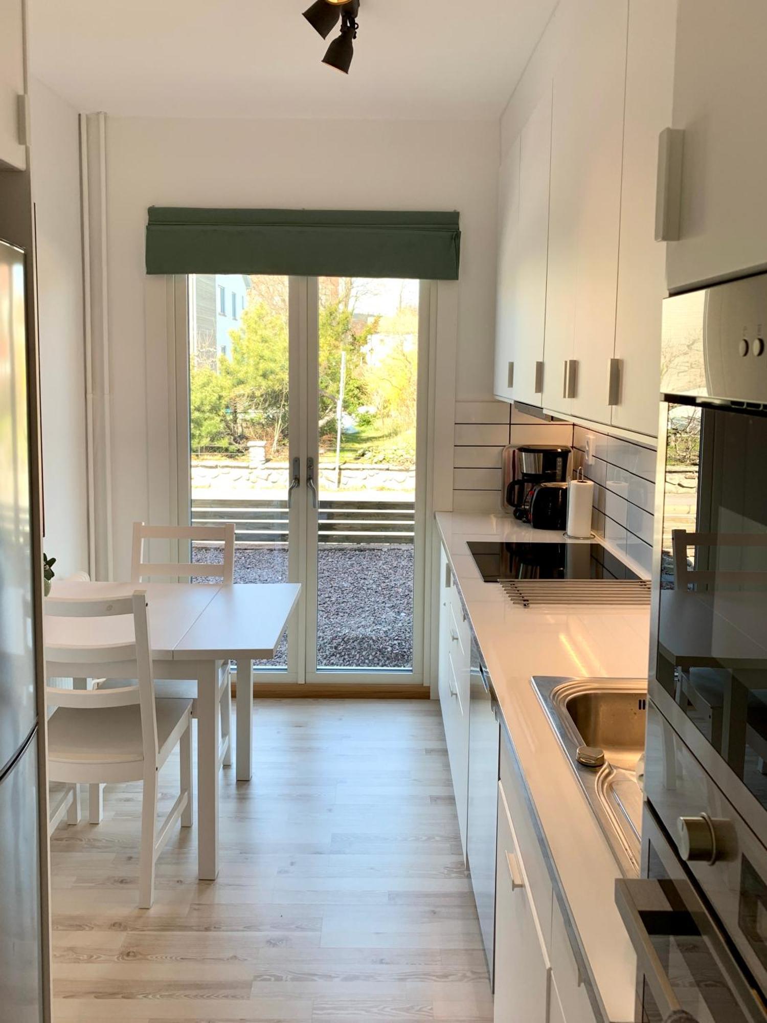 Toppmodern Familjelaegenhet Naera Slott Och Langviksbadet Apartment Kalmar